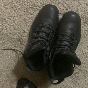 12s Jordan. Come with the box